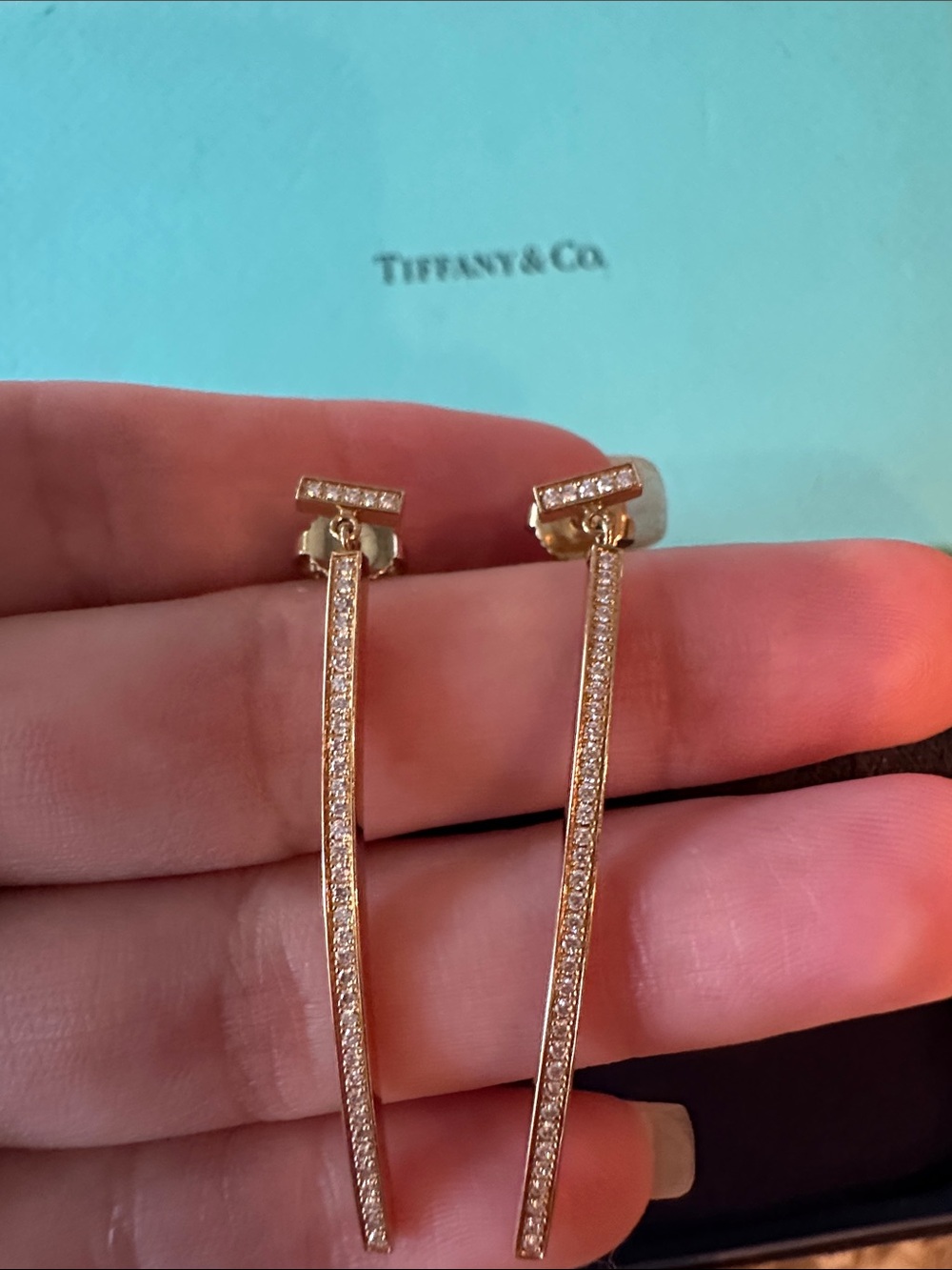 Tiffany T Wire Bar Diamond Earrings
(18k Yellow Gold)